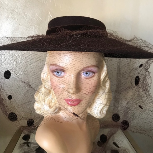 EXCEPTIONAL VINTAGE BROWN FELT WIDE BRIM HAT -FELT DOTTED VEIL